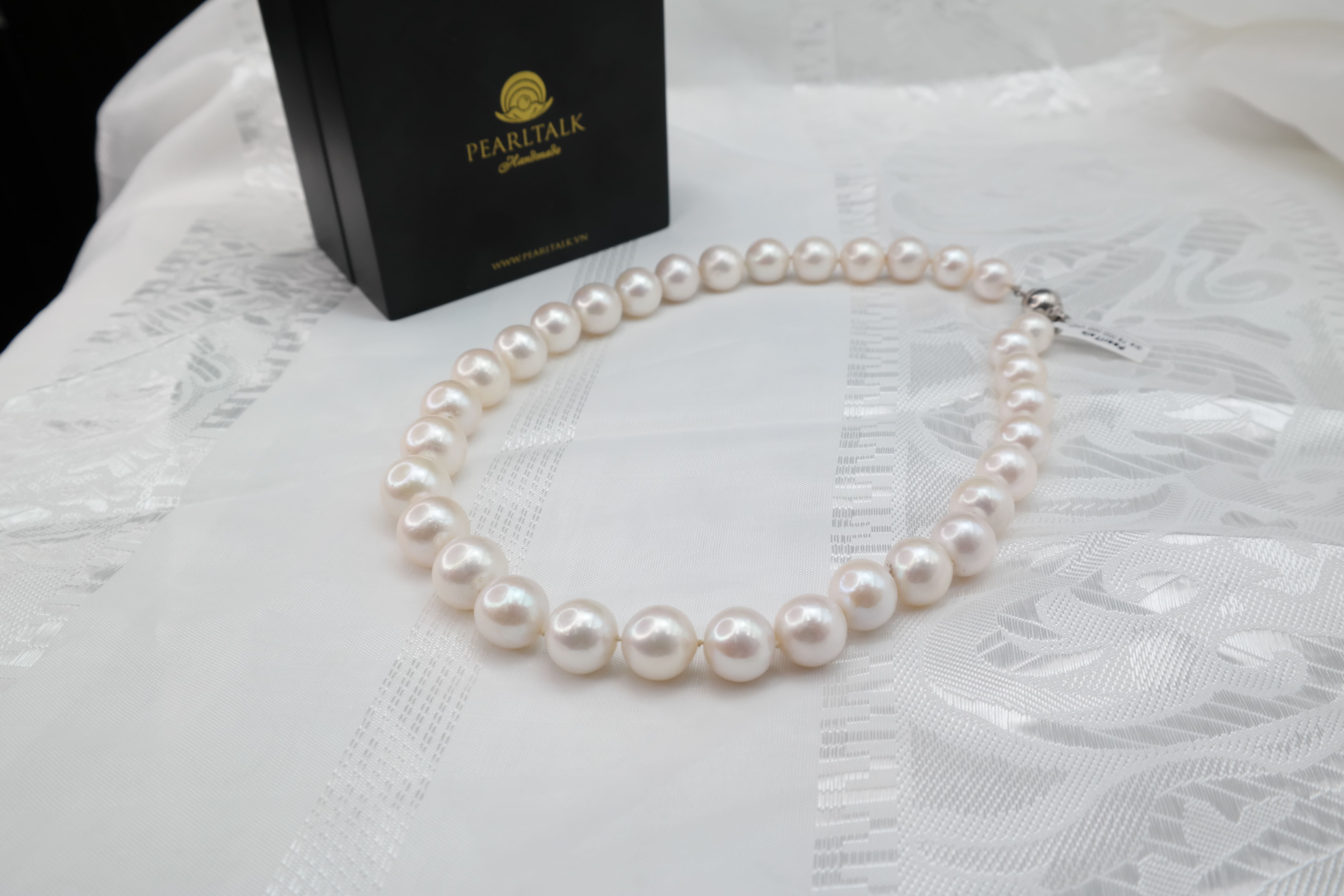 CHUỖI NGỌC TRAI LOVE TRẮNG